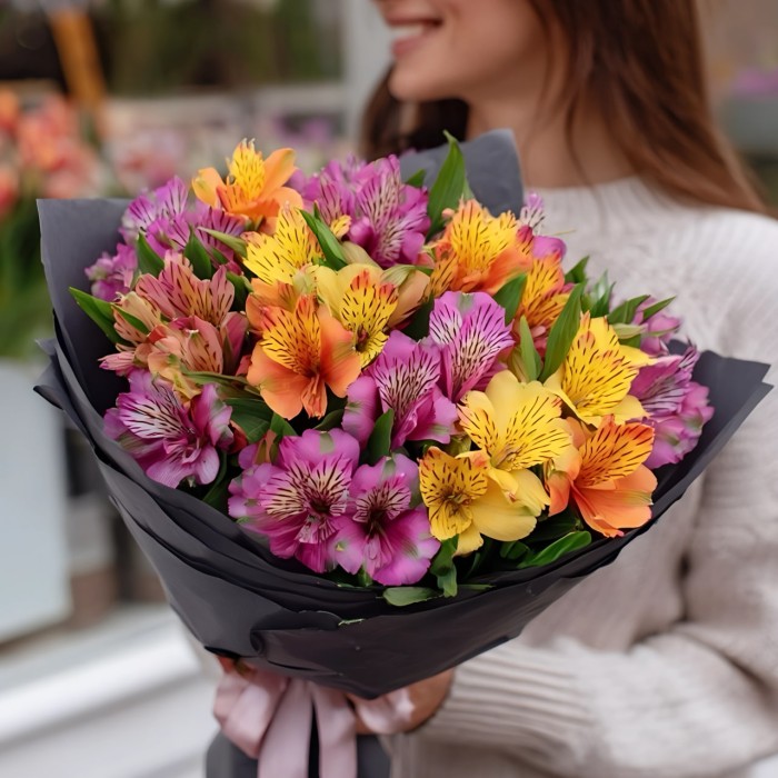 Букет 11 альстромерий микс Букет 11 альстромерий микс
