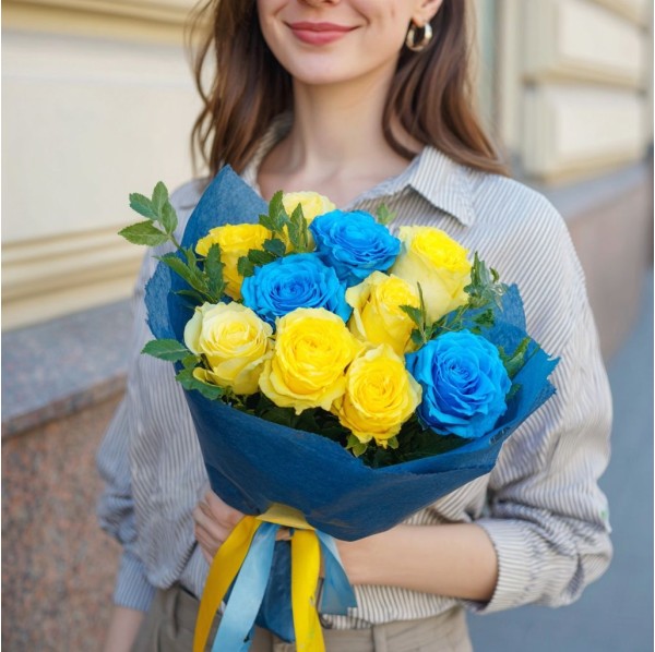 11 сине-желтых роз