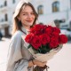 Букет из 13 алых роз