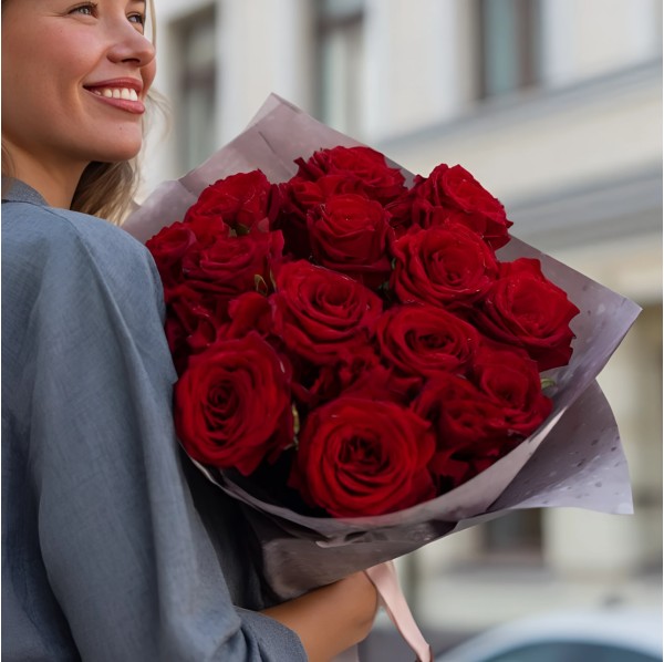 13 красных роз