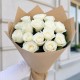 Букет 15 белых роз в крафте