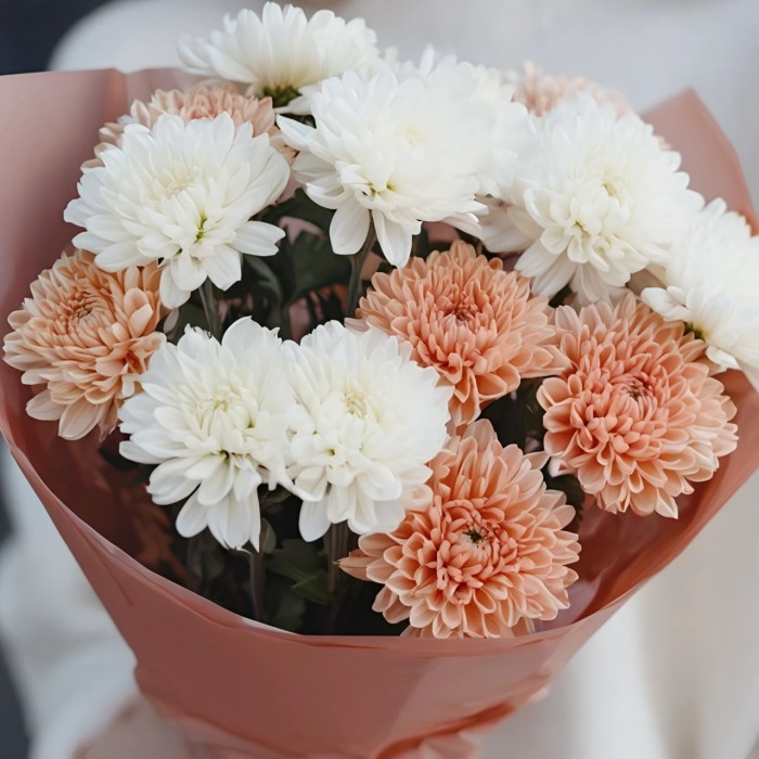 Букет 3 бело-кремовые хризантемы Букет 3 бело-кремовые хризантемы