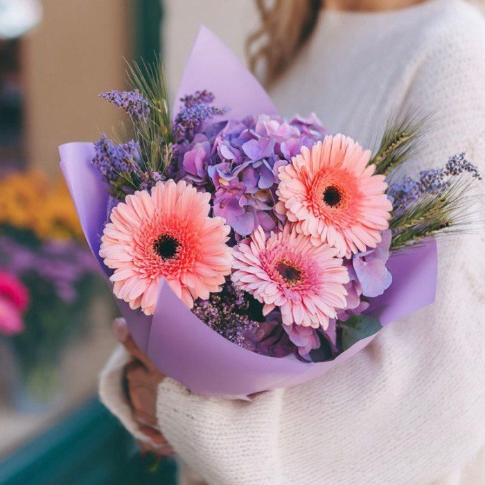 Букет 3 герберы и фиолетовая гортензия Букет 3 герберы и фиолетовая гортензия