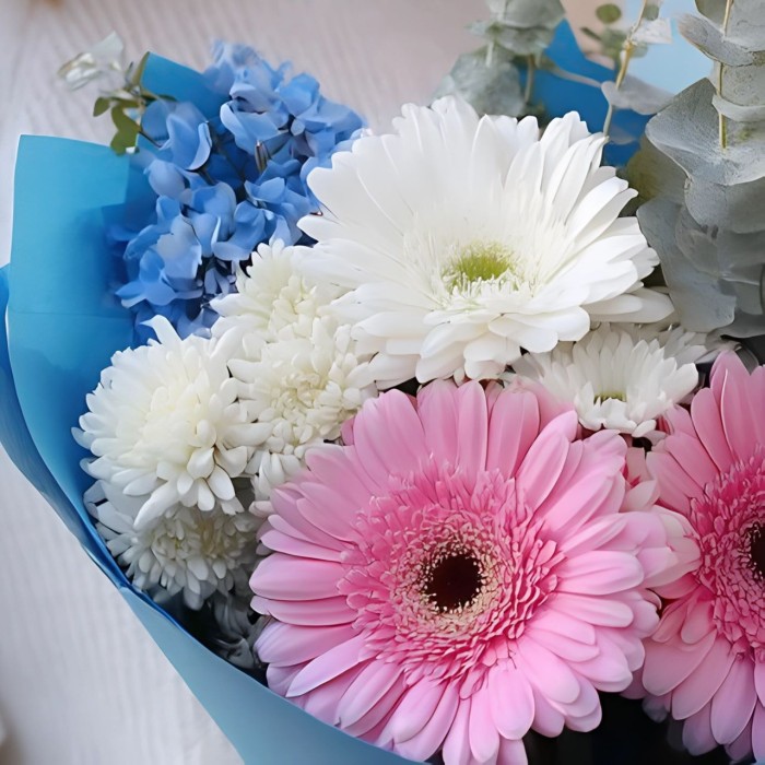 Букет 3 герберы с хризантемой Букет 3 герберы с хризантемой