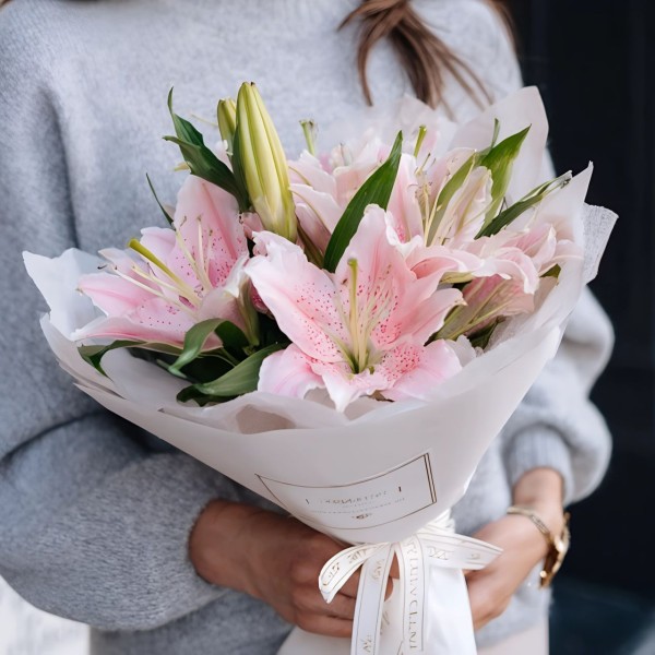 3 изящные лилии 3 изящные лилии