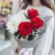 Букет 3 красные розы и кустовая хризантема
