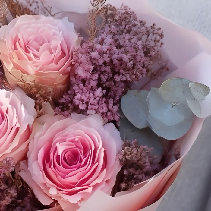 Букет 3 розовые розы с сухоцветом Букет 3 розовые розы с сухоцветом