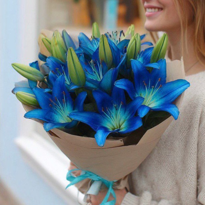Букет 3 синие лилии