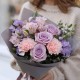 3 сиреневые розы с гвоздикой и альстромерией