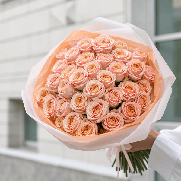Подарок из 35 персиковых роз