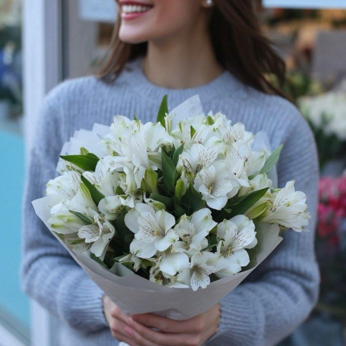 Букет 5 белых альстромерий Букет 5 белых альстромерий
