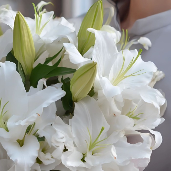 Букет 5 белых лилий Букет 5 белых лилий