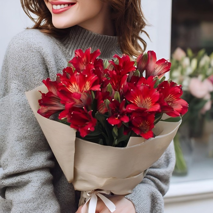 Букет 5 красных альстромерий Букет 5 красных альстромерий