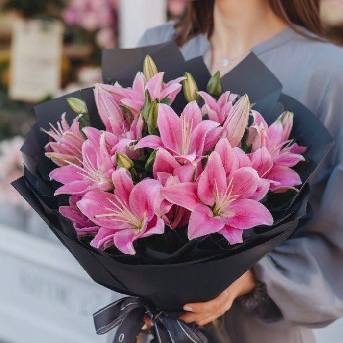 Букет 5 розовых лилий Букет 5 розовых лилий