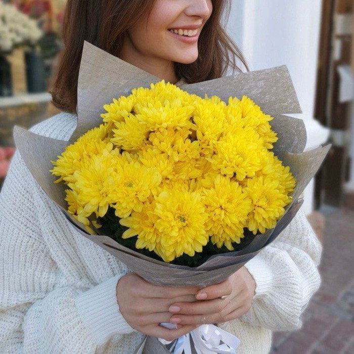 Букет 5 желтых кустовых хризантем Букет 5 желтых кустовых хризантем
