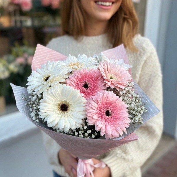 Букет 7 бело-розовых гербер Букет 7 бело-розовых гербер