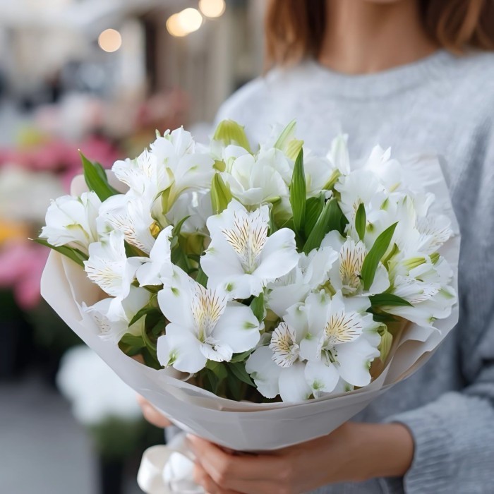 Букет 7 белых альстромерий Букет 7 белых альстромерий