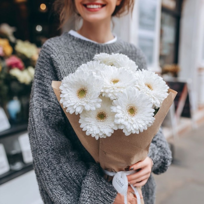 Букет 7 белых гербер Букет 7 белых гербер