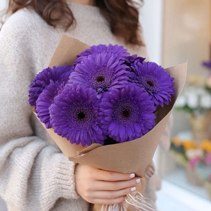 Букет 7 фиолетовых гербер Букет 7 фиолетовых гербер