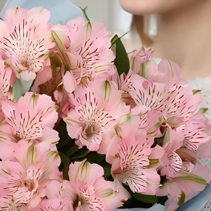 Букет 7 розовых альстромерий Букет 7 розовых альстромерий