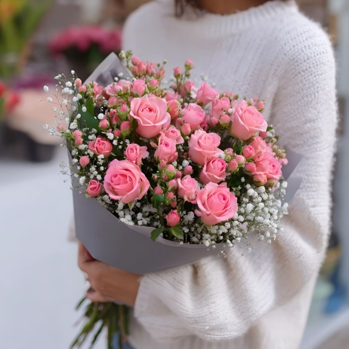 Букет 7 розовых кустовых роз Букет 7 розовых кустовых роз