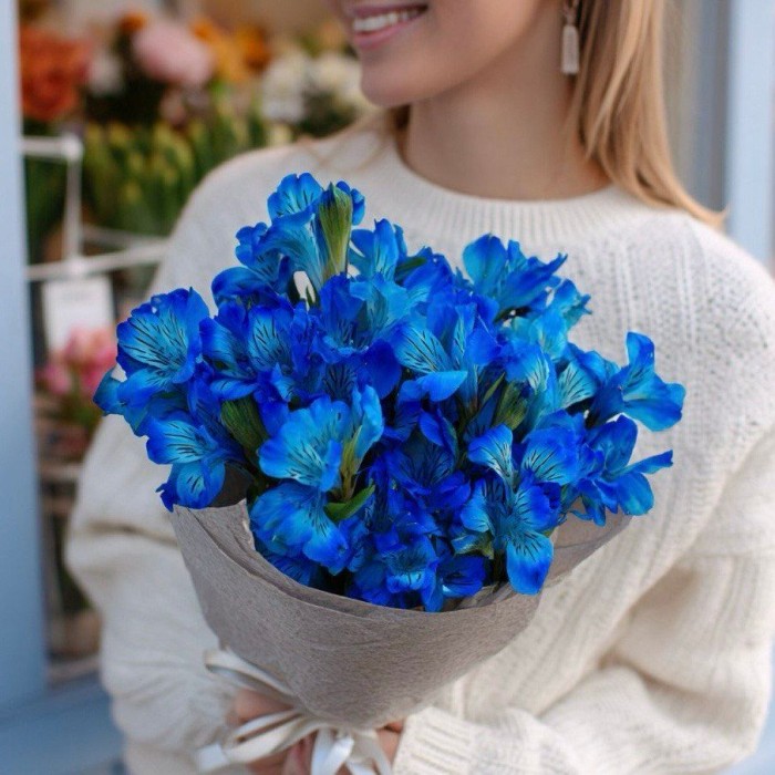 Букет 7 синих альстромерий