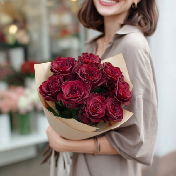 9 бордовых роз