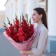 Букет 9 красных гладиолусов
