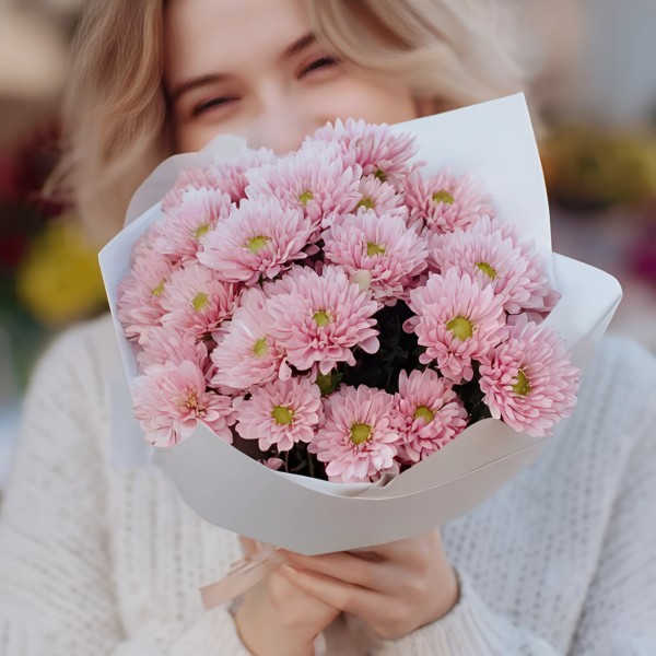 Мини букет из розовых хризантем