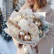 Новогодний букет с елочными шарами