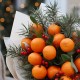 Новогодний букет с мандаринами и гиперикумом