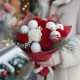 Новогодний букет с розами и белыми шарами