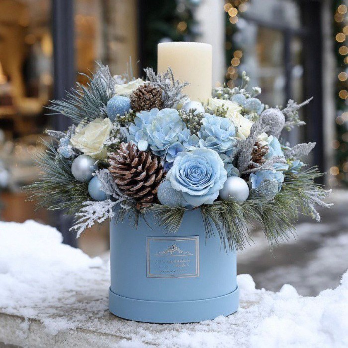 Новогодняя композиция в голубой коробке