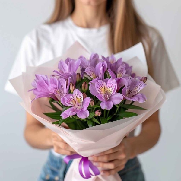 7 фиолетовых альстромерий